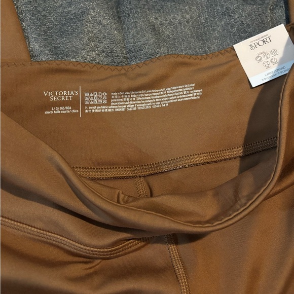 Victoria Secret Sport 7/8 Length LG Workout Leggings - Picture 2 of 4